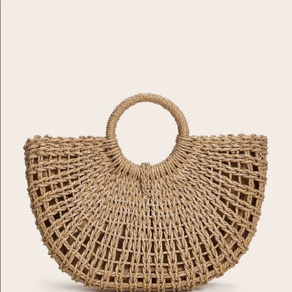 New!! Boho Woven moon shaped bag - Picture 2 of 13
